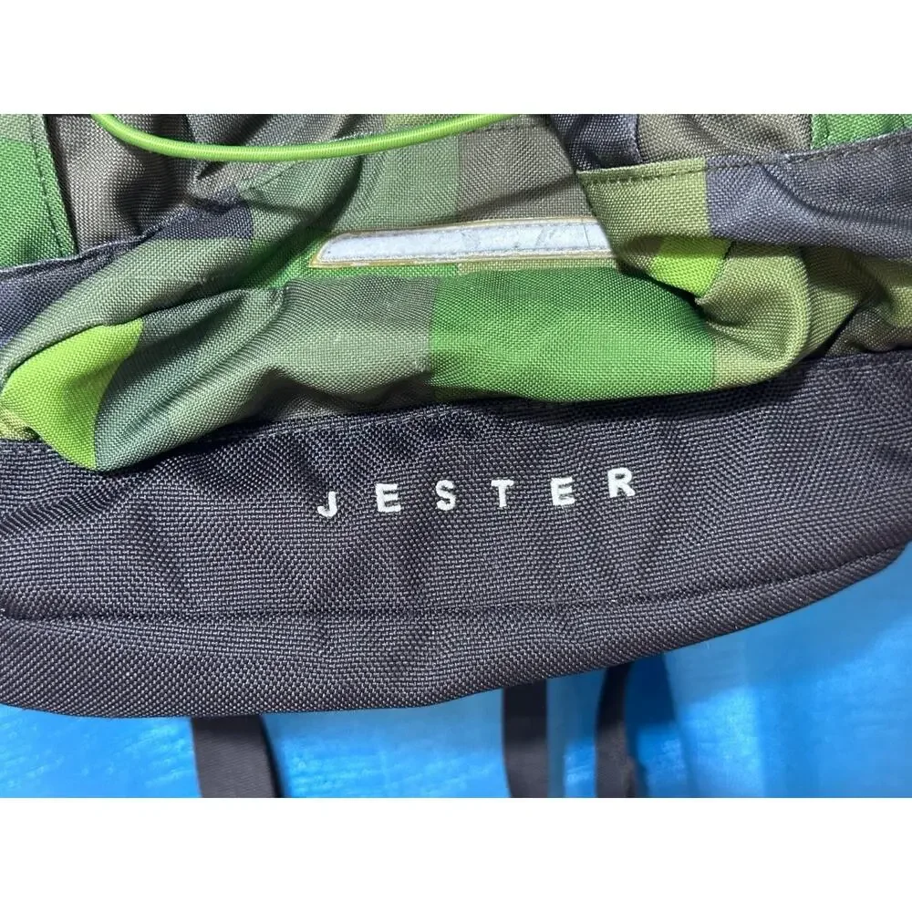 The North Face Jester Backpack 19 In H Green Padded Back Panel Unisex